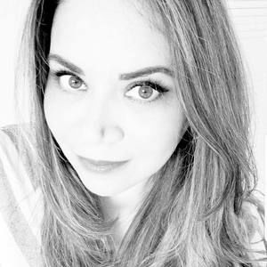 Meet your Posher, Delia l.